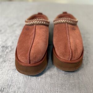 UGG Tasman Slippers Women’s 10 Red Jasper Suede Shearling Lined Clogs 112553